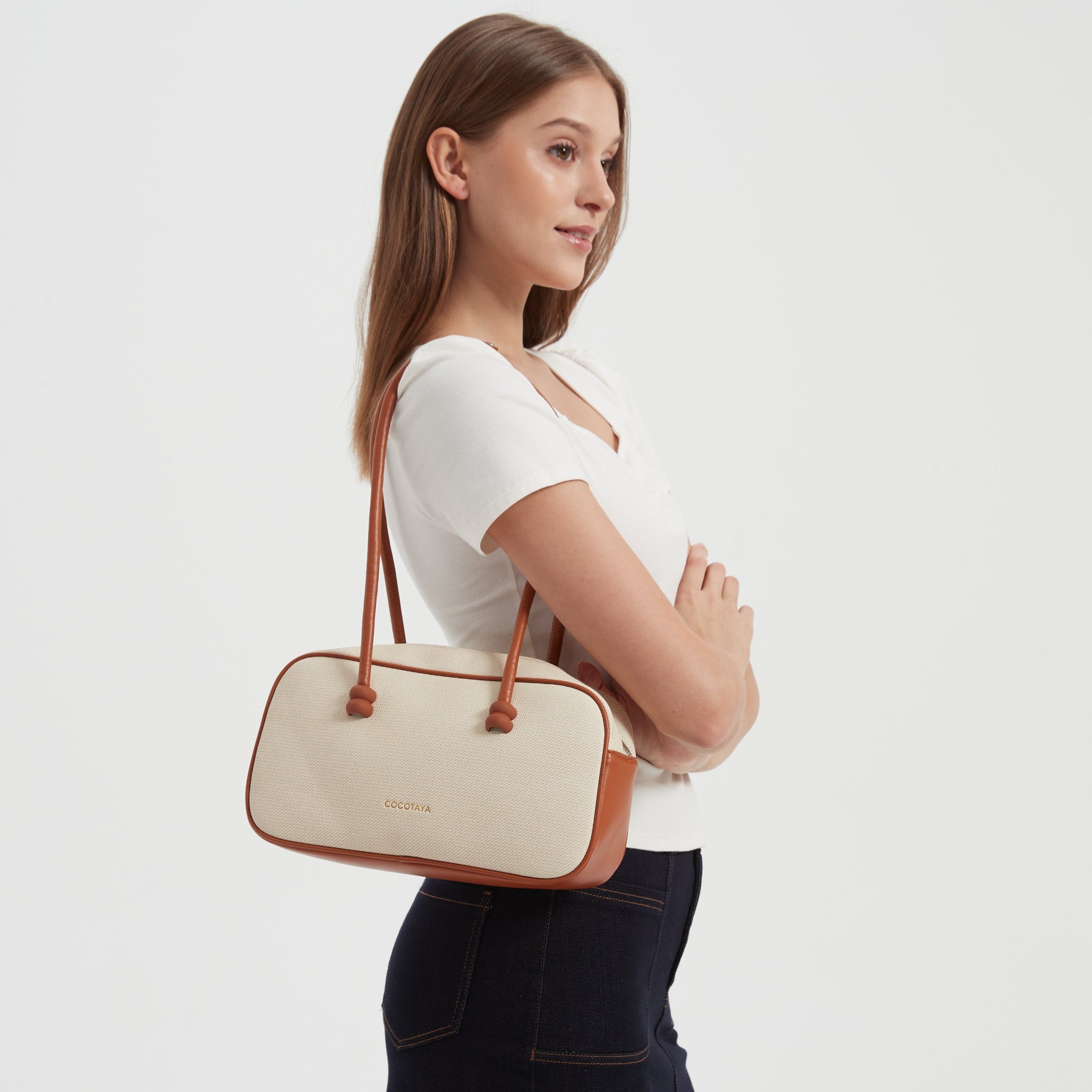 High quality PU leather bag, fashionable, casual style, large capacity.