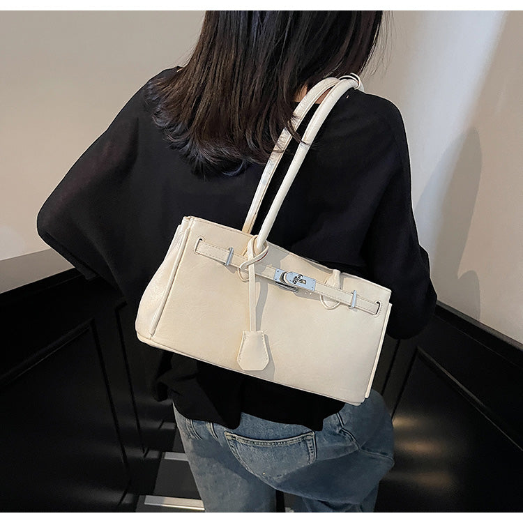 Fashionable and high-end women's underarm bag, versatile commuter shoulder bag