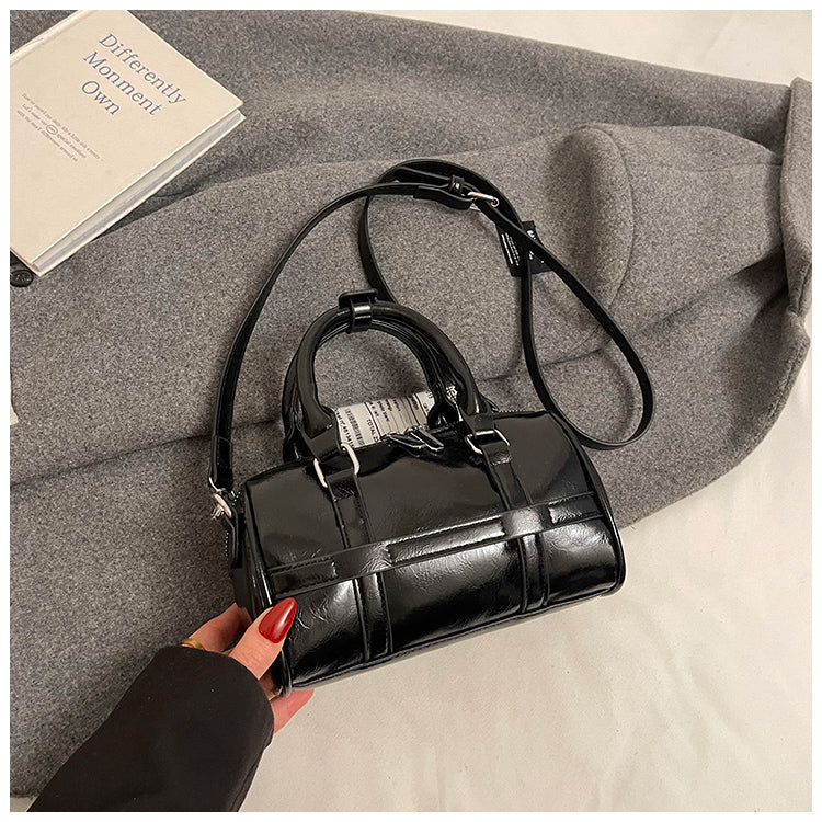Fashionable and versatile handbag, simple solid color commuter messenger bag for women