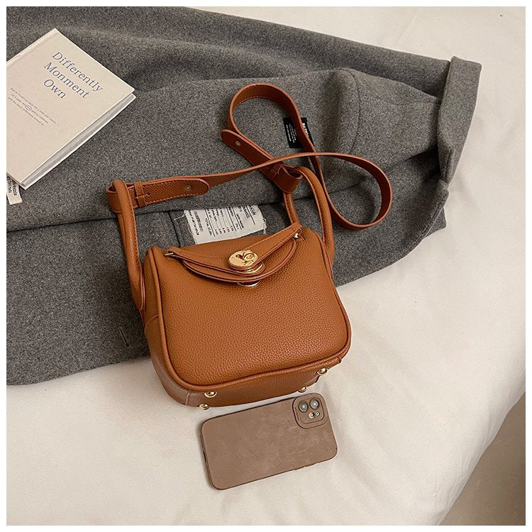 High-end handbag, simple and versatile small square bag, fashionable lock design shoulder messenger bag