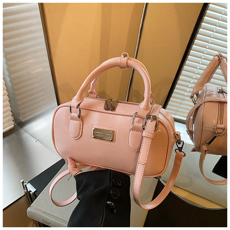 High-quality textured bowling handbag, fashionable commuter messenger bag