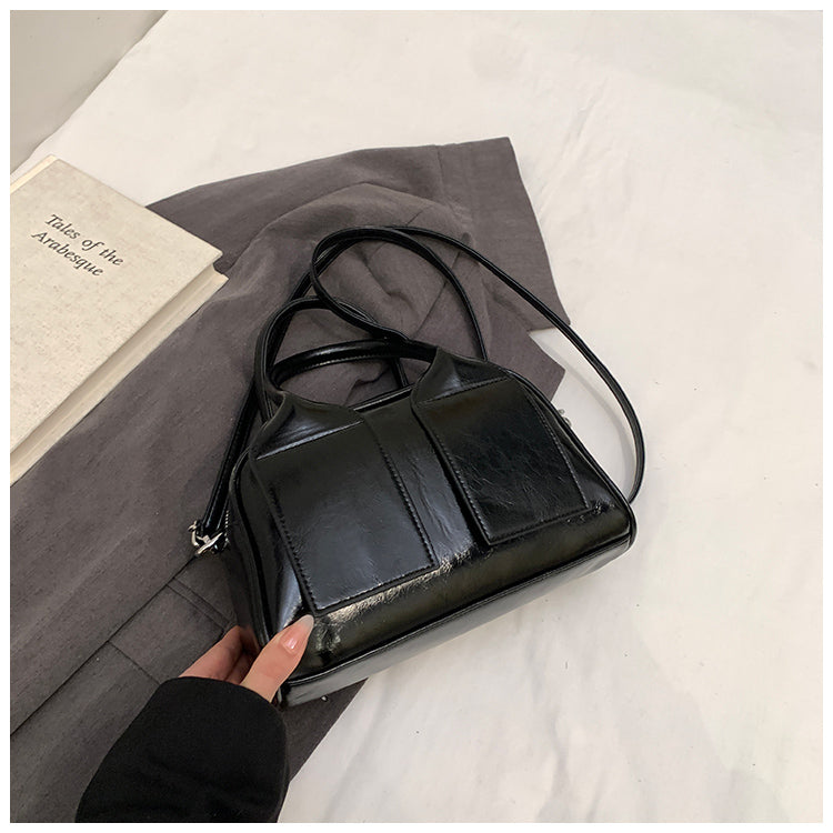 Cute solid color shiny women's handbag, large capacity rest shoulder messenger bag