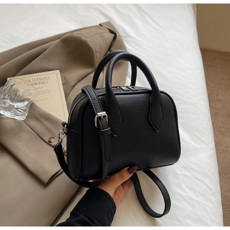 Casual all-match handbag, simple and fashionable shoulder messenger bag