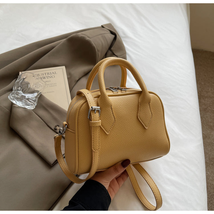 Casual all-match handbag, simple and fashionable shoulder messenger bag