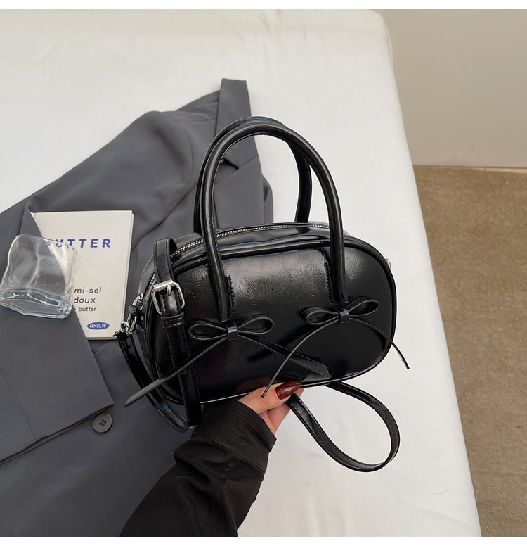 High-end retro handbags for women, fashionable and versatile design shoulder and crossbody bags