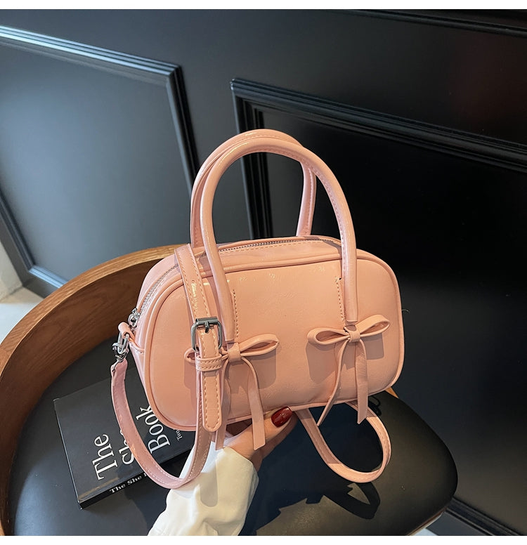 High-end retro handbags for women, fashionable and versatile design shoulder and crossbody bags