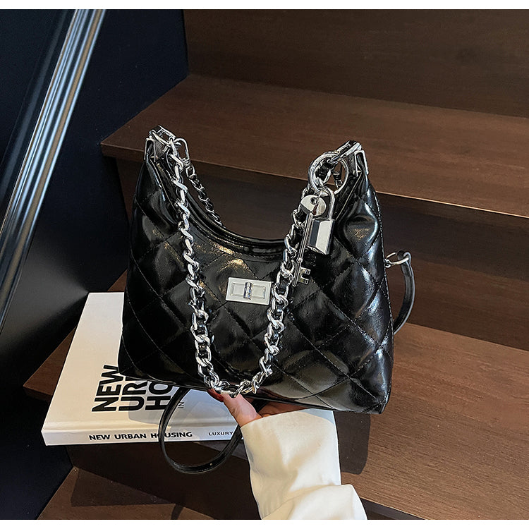 New diamond chain design, simple and versatile, high-quality women's shoulder handbag commuter messenger bag