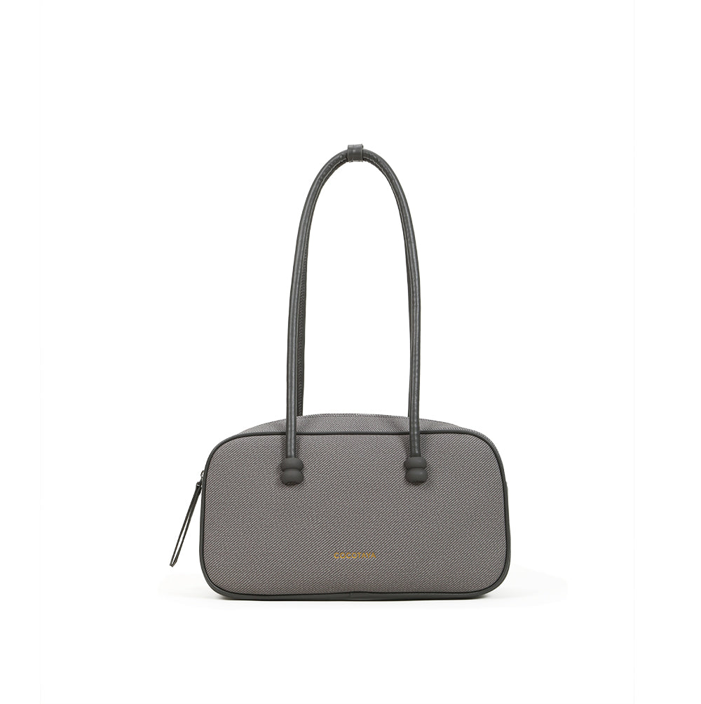 High quality PU leather bag, fashionable, casual style, large capacity.