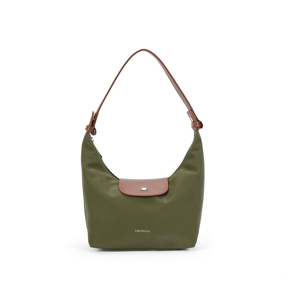 (COCOTAYA)Vintage leather underarm bag with delicate zipper and magnetic closure.