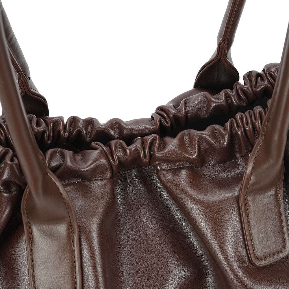 (COCOTAYA)Stylish and versatile leather drawstring tote bag with frosted finish.