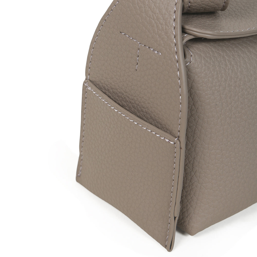 High-grade solid color bag, fashionable and versatile, large-capacity commuter shoulder messenger bag