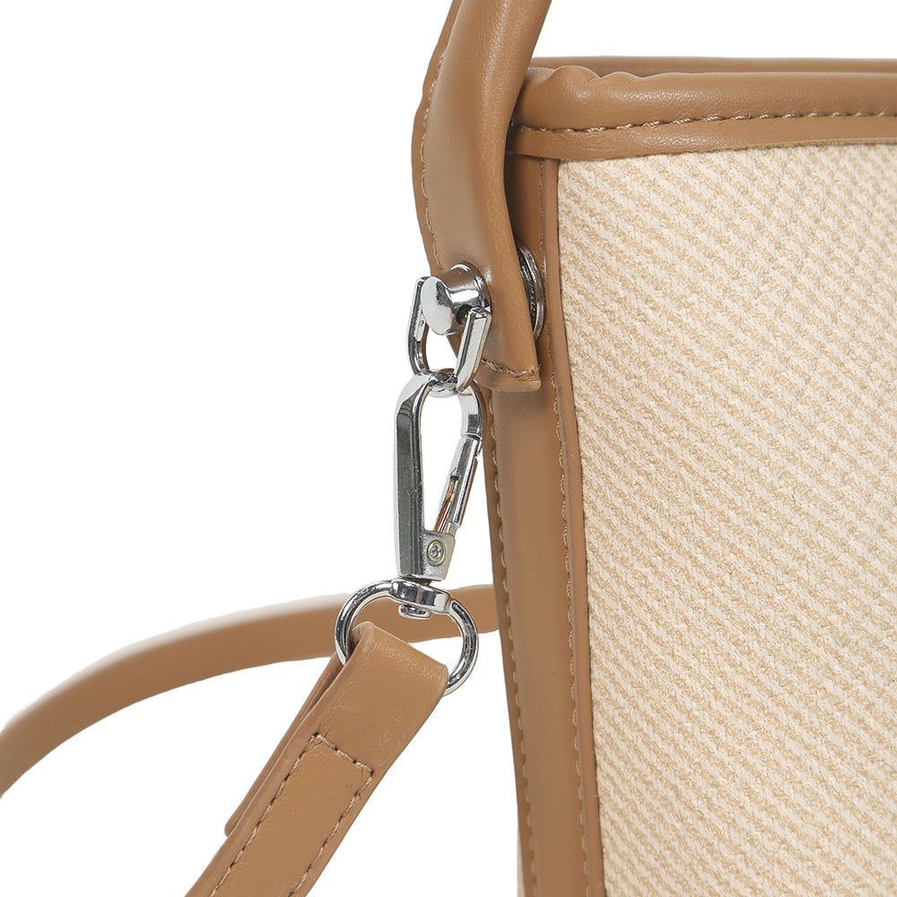 Fashionable handbags, simple and casual bucket bags for women, new contrasting color commuter shoulder bags.