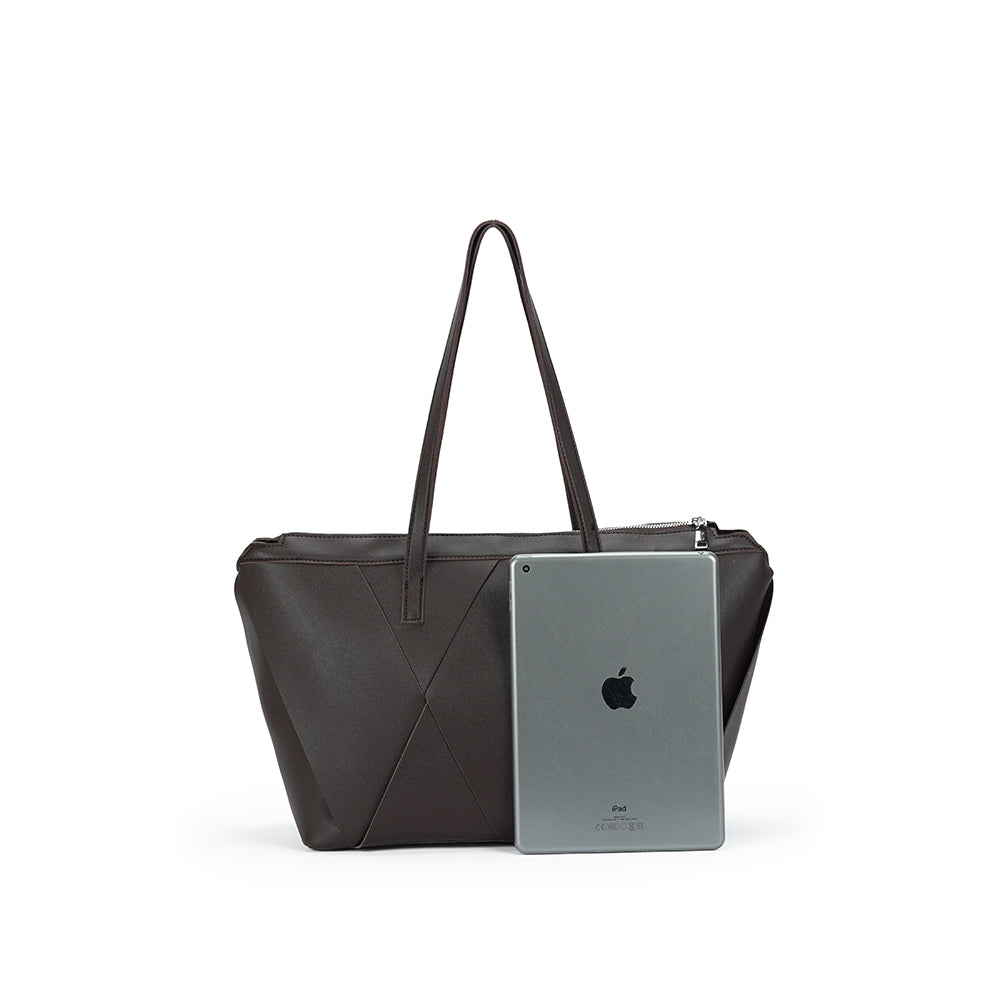 (COCOTAYA)Soft leather shoulder bag with unique cut design and large capacity