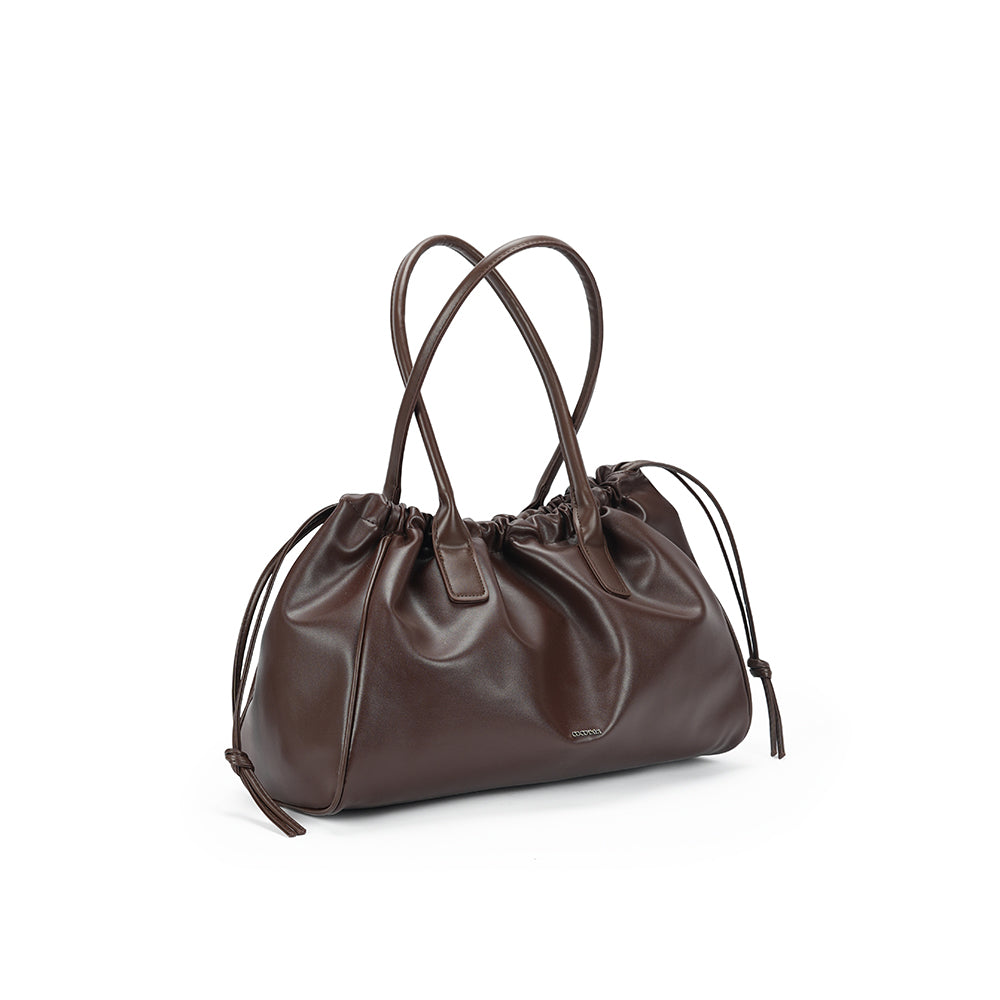 (COCOTAYA)Stylish and versatile leather drawstring tote bag with frosted finish.